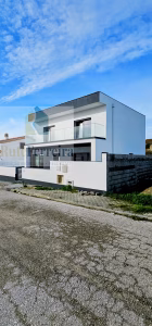 Espetacular Moradia T4 Nova, com Garagem - foto 4