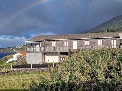 Encantadora Moradia com Vista Mar na Costa Sul da Ilha do Pico - foto 2