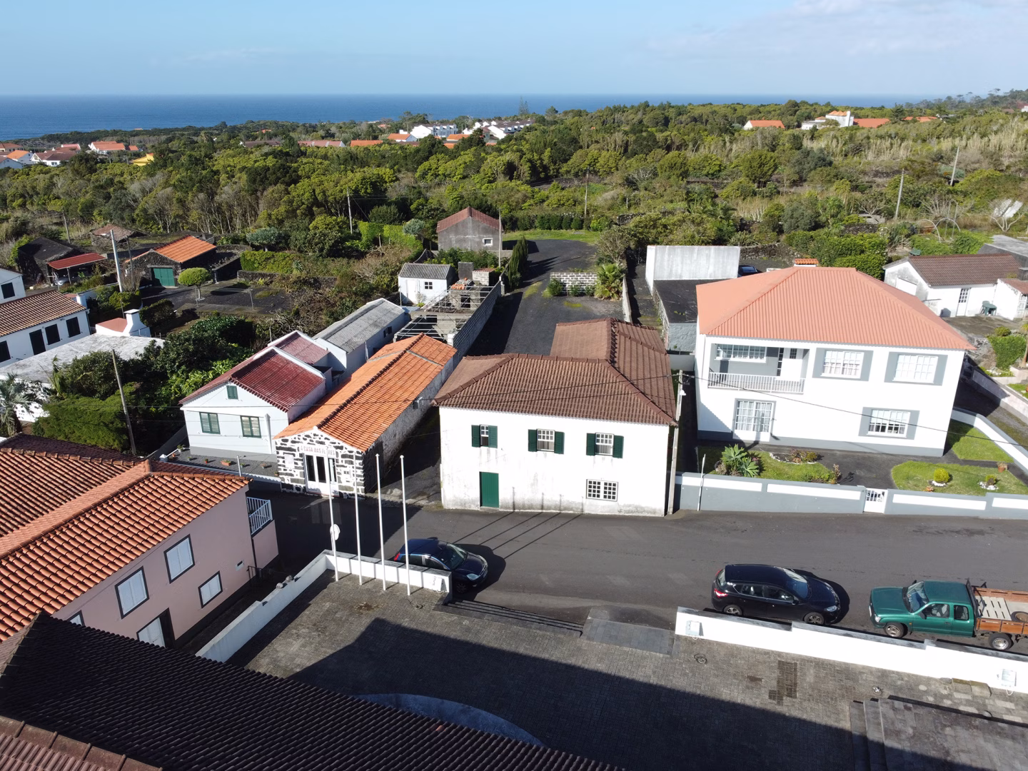 Moradia T2 Recuperada com Jardim 1000m2 nas Sete Cidades, Madalena, Pico - foto 1