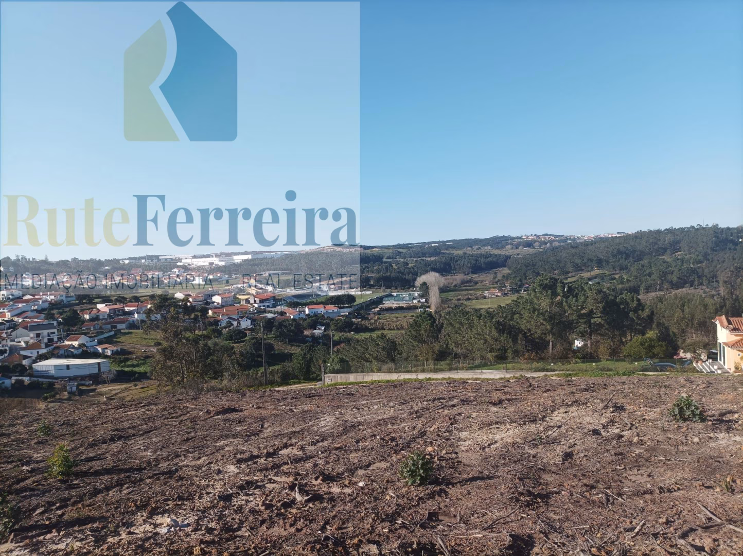Terreno urbanizável aprovado para construção de 5 moradias - foto 1