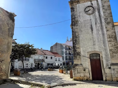 Espaço Comercial + 3 Apartamentos | CENTRO PENICHE - foto 4